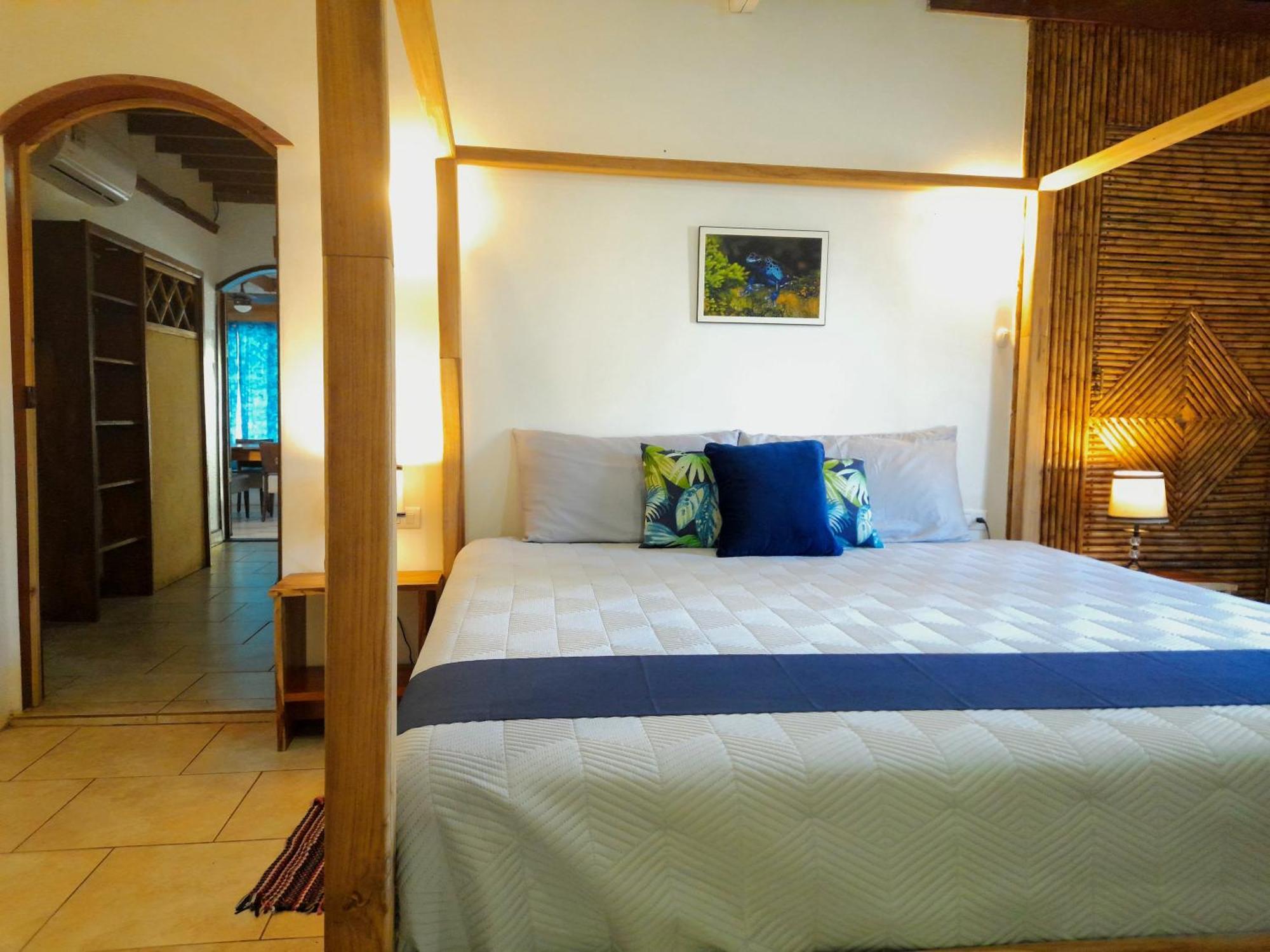 Casa Blanca Beachfront House With Shared Pool Access Pangea Lodge Manzanillo  Esterno foto