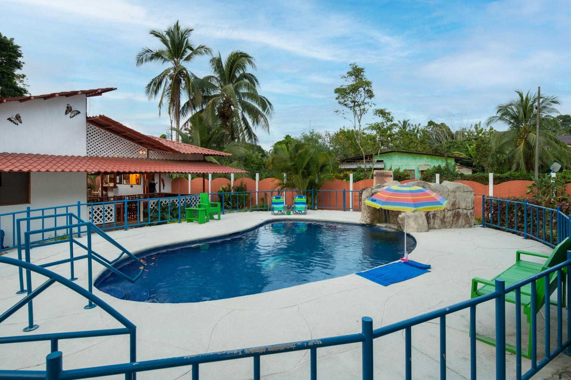 Casa Blanca Beachfront House With Shared Pool Access Pangea Lodge Manzanillo  Esterno foto